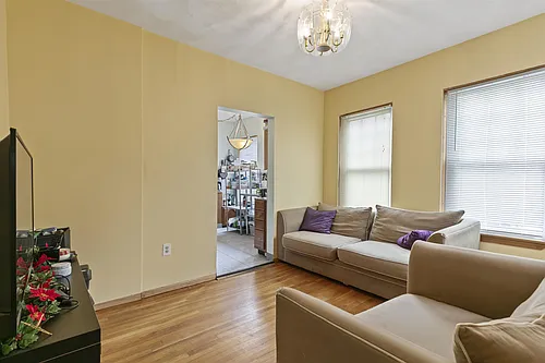 34 William St Photo 1