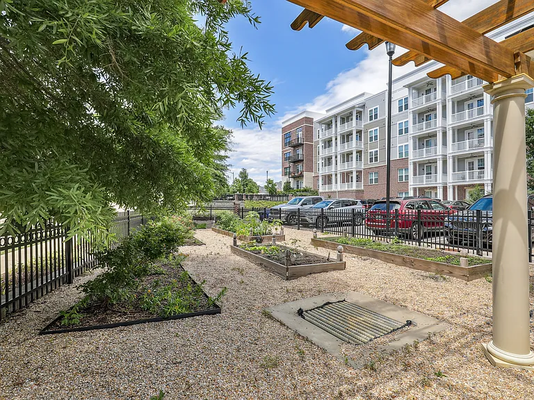 High Street View Luxury Apartments — Photo 41