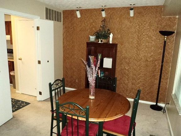 3rd image of 6122 Martingale Ln