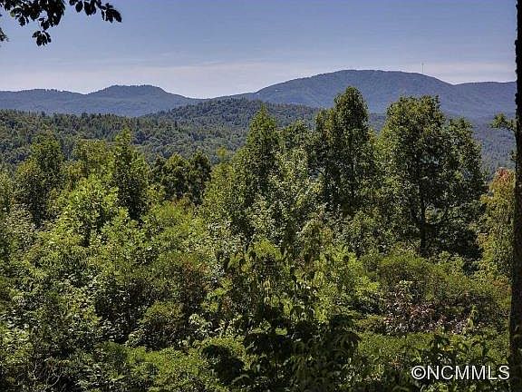 2nd image of 303 Piney Knoll Ln