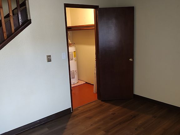 4th image of 5908 Parker Rd E APT C