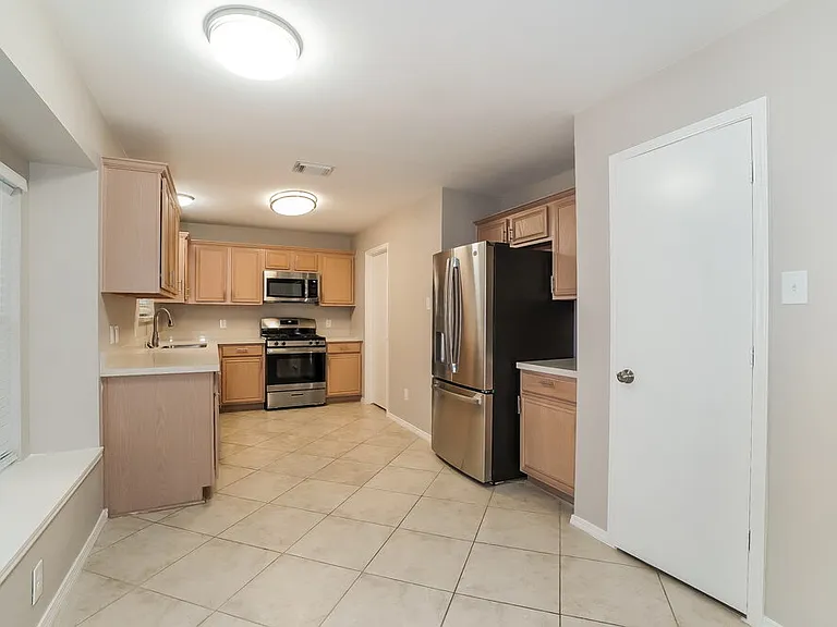 6507 Briargate Trl — Photo 7