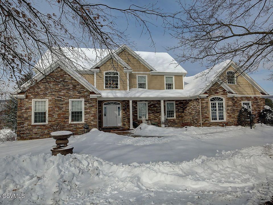 1st image of 39 Oakwood Dr