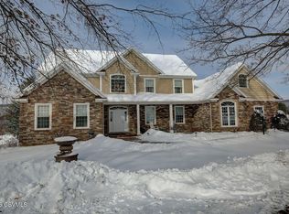 39 Oakwood Dr, Millville, PA 17846