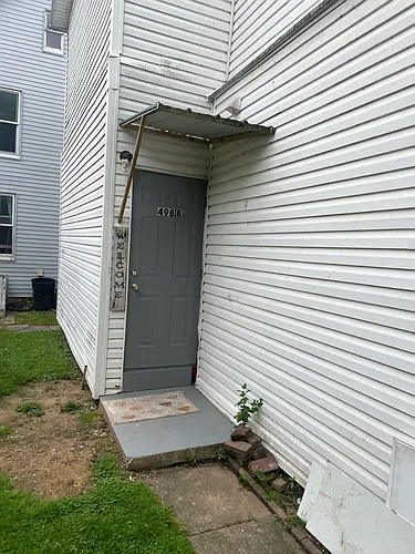 498 W Main St Photo 1
