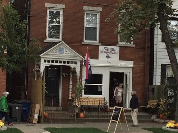 5th image of 605 East St
