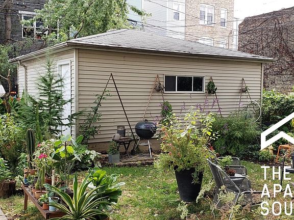 3rd image of 2627 W Walton St