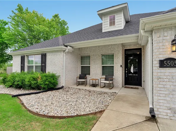 5505 W Poison Springs Dr, Fayetteville, AR 72704