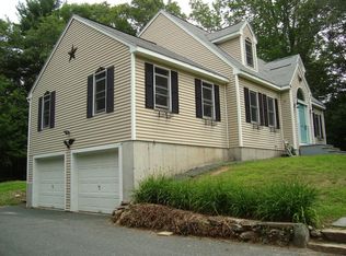 655 Hartford Ave W, Uxbridge, MA 01569