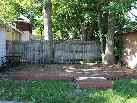 3rd image of 1234 Chicago Dr SW