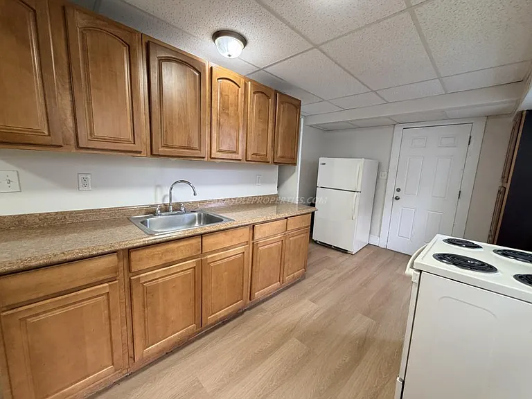 919 Clay Ave — Photo 10