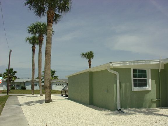 4th image of 120 Longwood Dr
