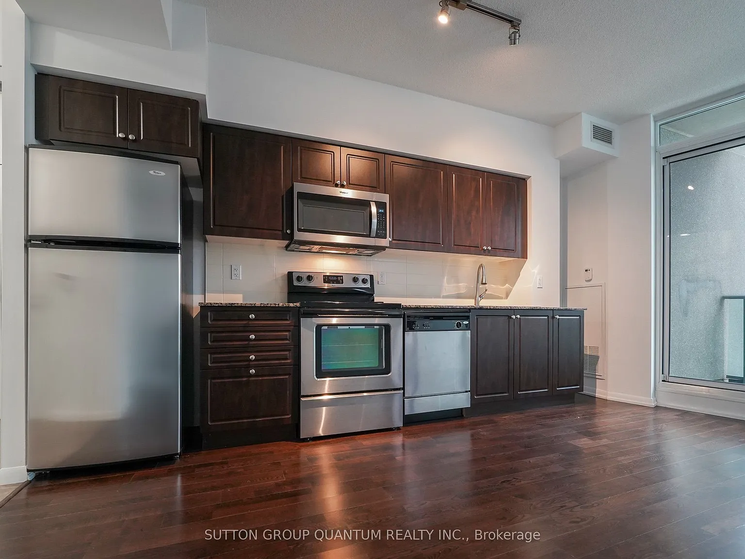 The Neptune 2 Condominiums — Photo 3