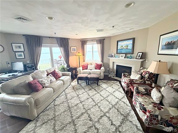 3rd image of 18 Dockside Dr