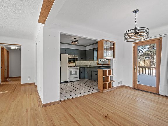 3rd image of 465 Nebraska Ave E #465