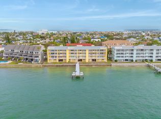 370 8th Ave N APT 8, Tierra Verde, FL 33715