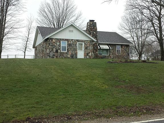 2nd image of 373 Main St