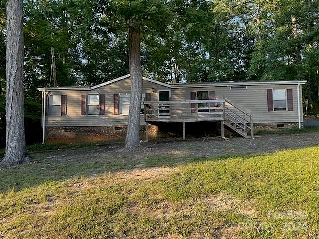 1st image of 455 Pine Lake Dr