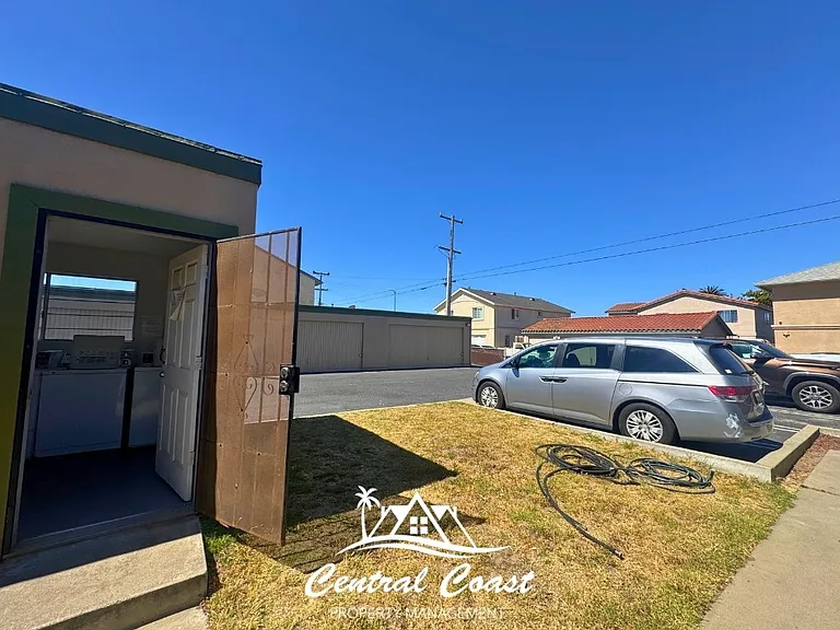 S Lincoln St — Photo 12