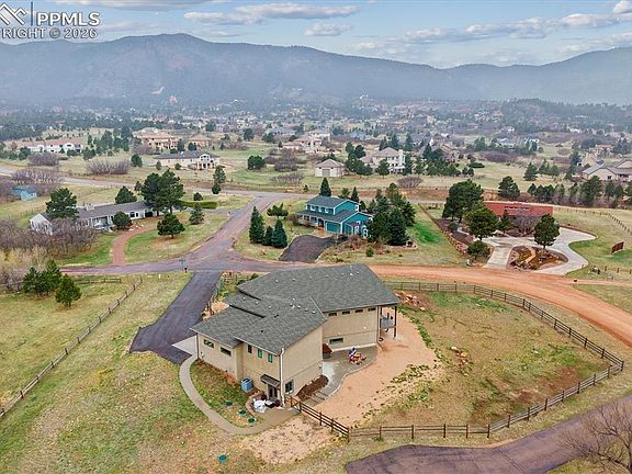 5th image of 3885 Sierra Vista Rd