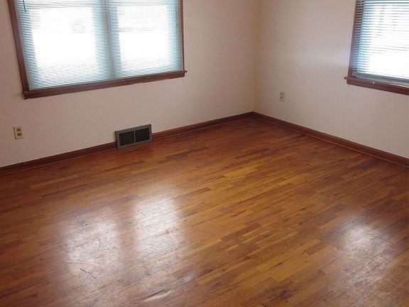 5th image of 1701 E Washington St