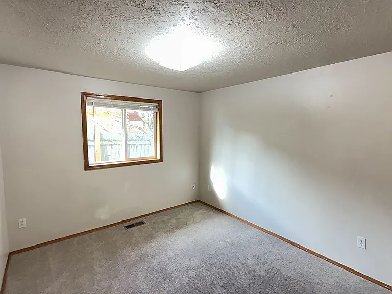 4449 Samantha Ct NE — Photo 15
