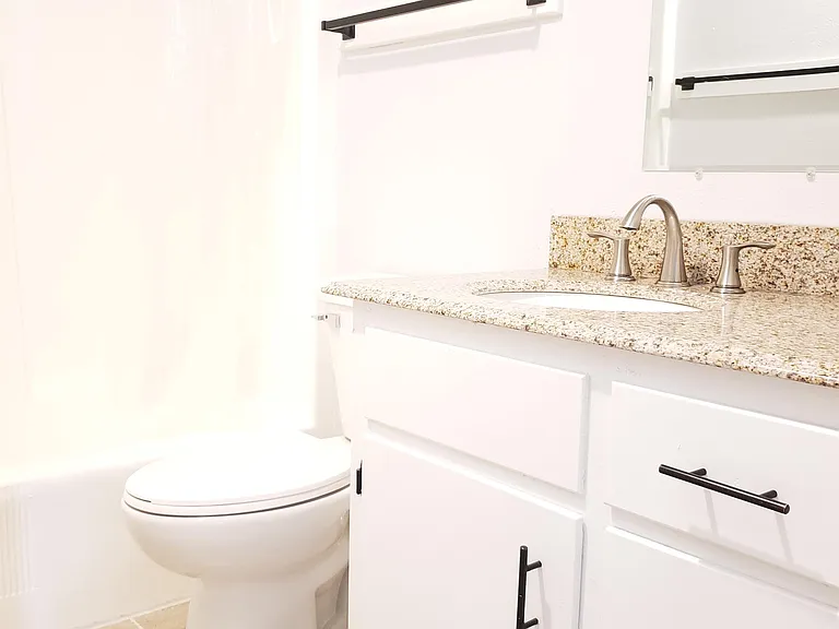 1010 Washington St #203 — Photo 7