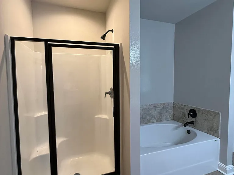 404 Sparrowhawk St — Photo 31