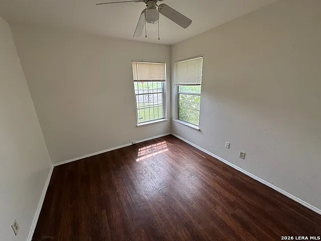 503 Yellow Wood Dr — Photo 5