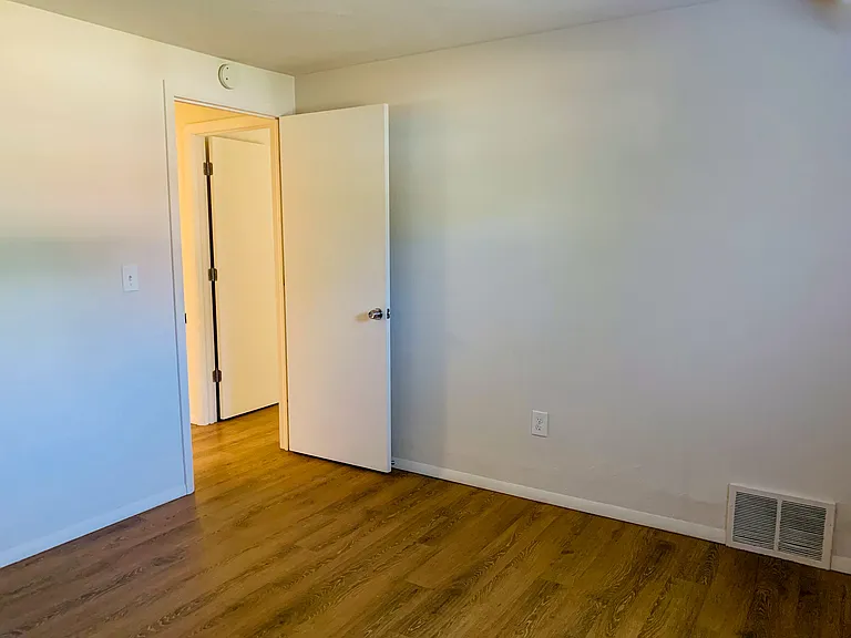1817 S Nantucket Dr — Photo 10