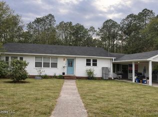 2212 E Canal St, Picayune, MS 39466