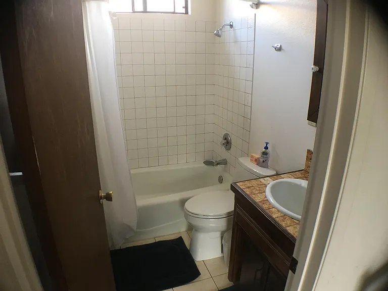 457 Islay St #B — Photo 8
