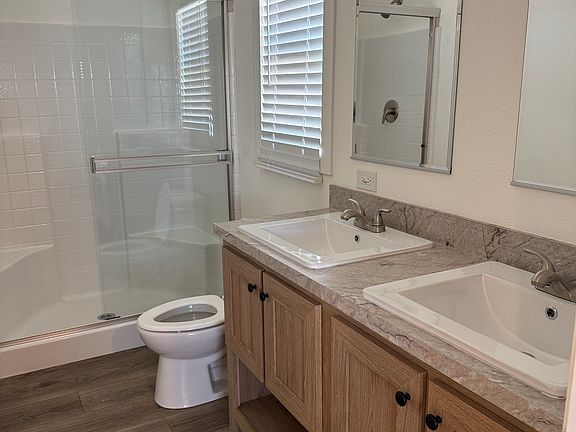 4th image of 402 S San Carlos St