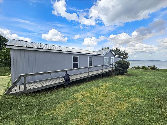 3rd image of 372 Meadow Pond Ct