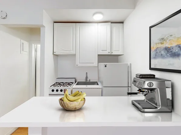 188 East 93rd Street 2K image 2 of 7
