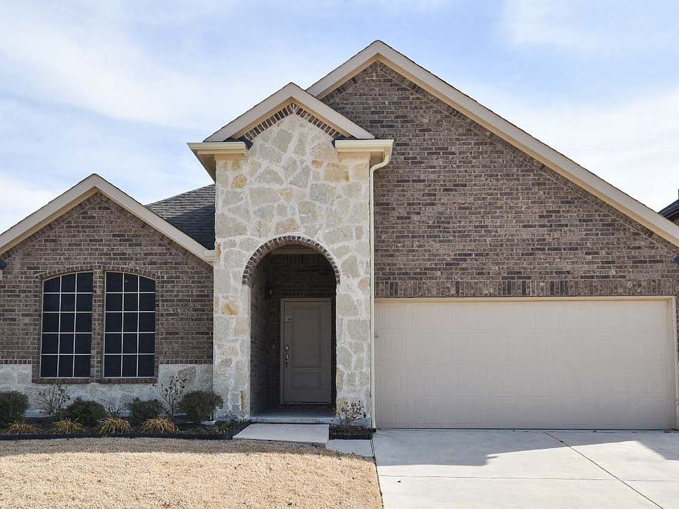 1st image of 317 Burr Ln