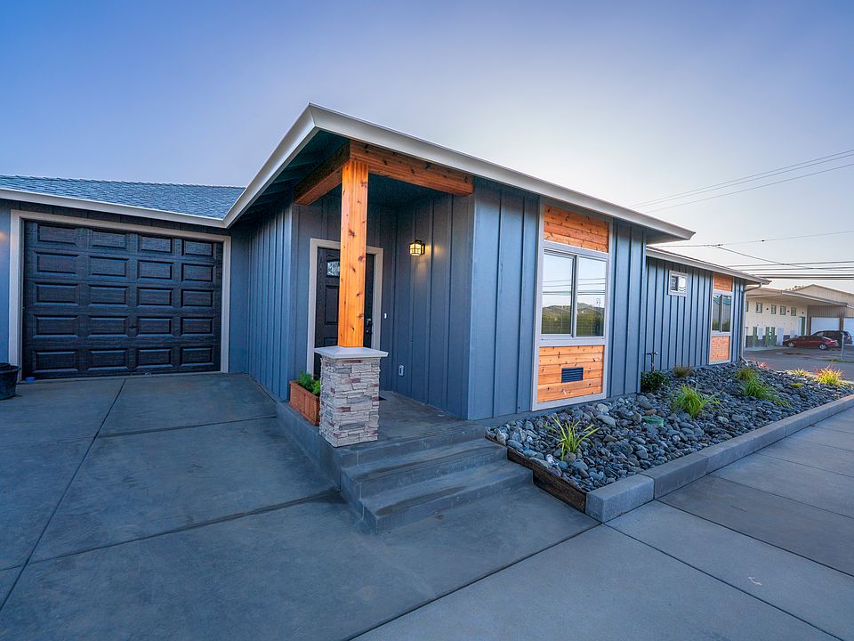 1st image of 1214 N Park Ln
