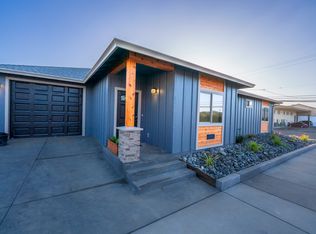 1214 N Park Ln, McKinleyville, CA 95519