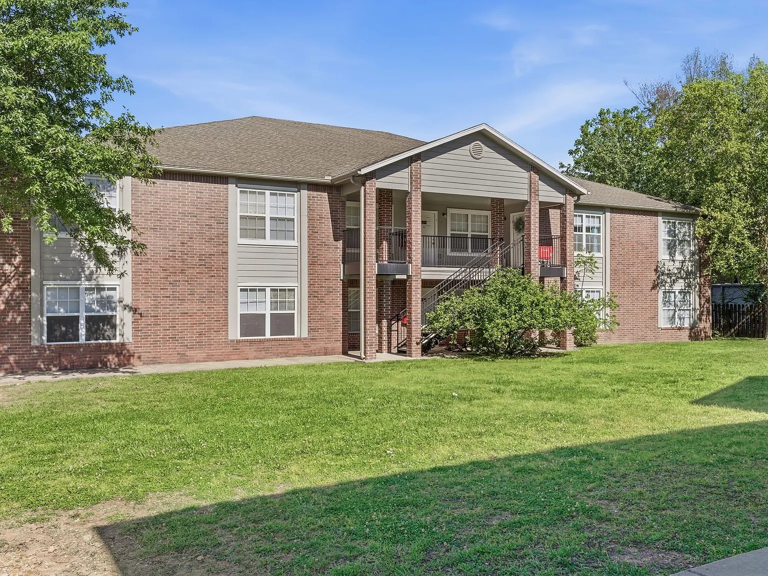 Berryfield Apartments — Photo 2