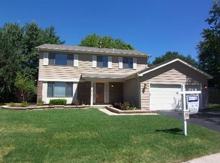 5S741 Cardinal Ct, Naperville, IL 60540