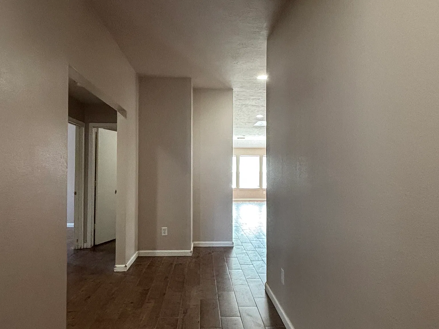 4 bed, 1985 sqft, $2,000 — Photo 4