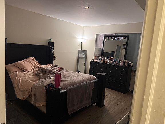 5th image of 4 Oyster Bay Rd APT C