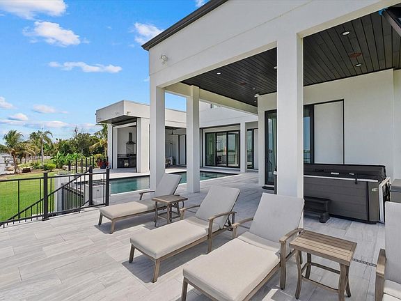 5th image of 614 Bayshore Dr