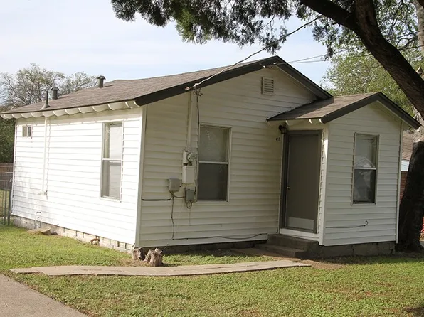 415 Hallvale Dr, White Settlement, TX 76108