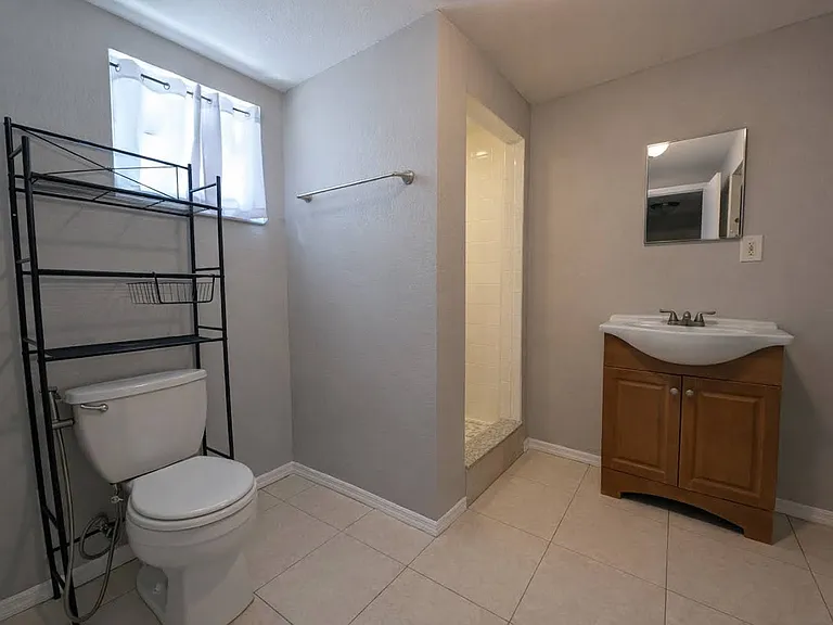 307 W Woodlawn Ave — Photo 10