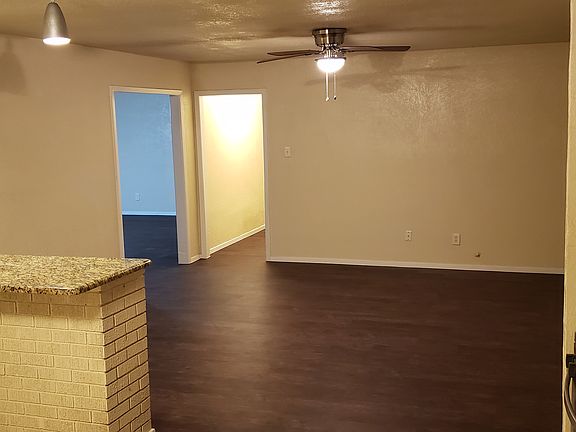 3rd image of 6105 Saint Johns Ln