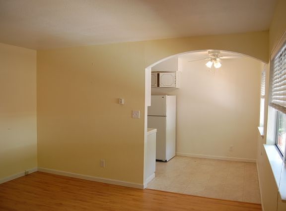 3rd image of 2414 F St APT 6