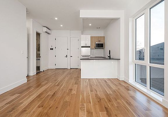 2nd image of 598 Eagle Ave APT 4C