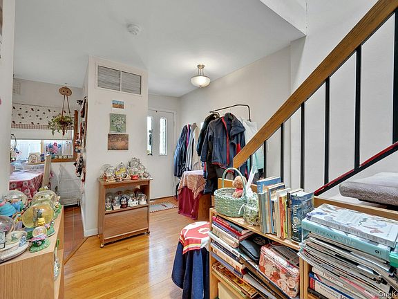 2nd image of 309 Pelham Road