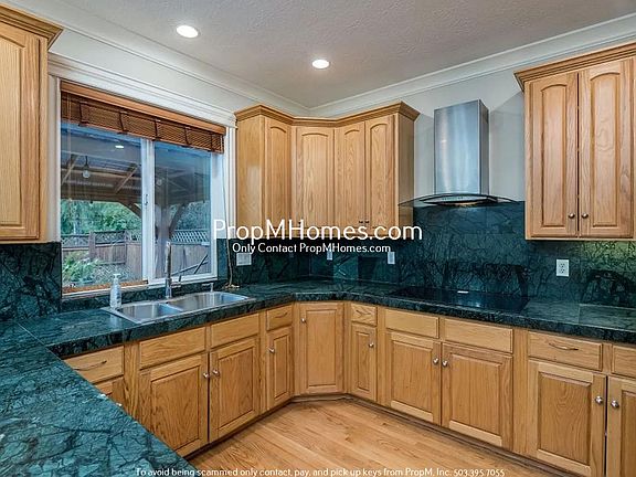 5th image of 1907 SE 162nd Ave
